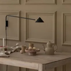 Watt & Veke Kelly Seinälamppu, Pitkä Varsi -valaistuskauppa 39685 01 03 b447ef792d