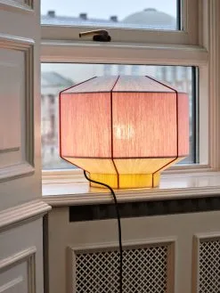 Hay Bonbon Shade Varjostin Ø38 Cm 12 Hay Bonbon Shade Varjostin Ø38 Cm -valaistuskauppa 503356 01 4 EnvironmentImage 7f768b45ec