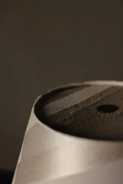 Menu Torso Pöytävalaisin 37 Cm Limited Edition 14 Menu Torso Pöytävalaisin 37 Cm Limited Edition -valaistuskauppa 511419 01 6 EnvironmentImage ebec1edf07