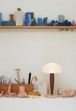 &Tradition Herman SHY3 -pöytävalaisin -valaistuskauppa 569454 01 7 EnvironmentImage ae106901a6