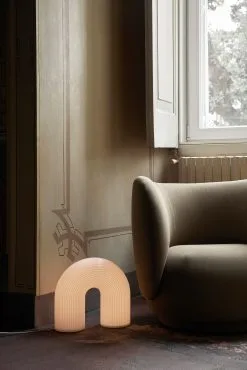 Ferm LIVING Vuelta Lattiavalaisin 40 X 16 X 36 Cm -valaistuskauppa 579950 01 41 EnvironmentImage f45bd7bc39