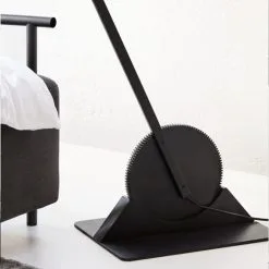 Northern Gear Lattiavalaisin 9 Northern Gear Lattiavalaisin -valaistuskauppa Gear golvlampa detaljbild 1 c2f16ac361