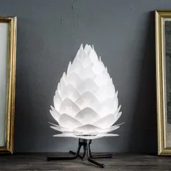 Umage Tripod Base Lampunjalka 8 Umage Tripod Base Lampunjalka -valaistuskauppa p 28265 01 03 e6f1da862a